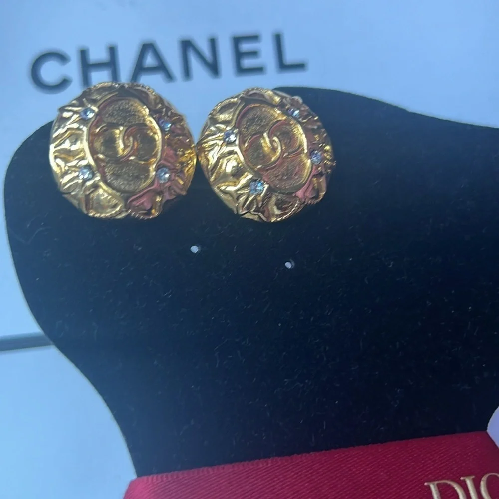 CHANEL Gold Circle 24 karat gold plated Clip On Earrings with the box and tag